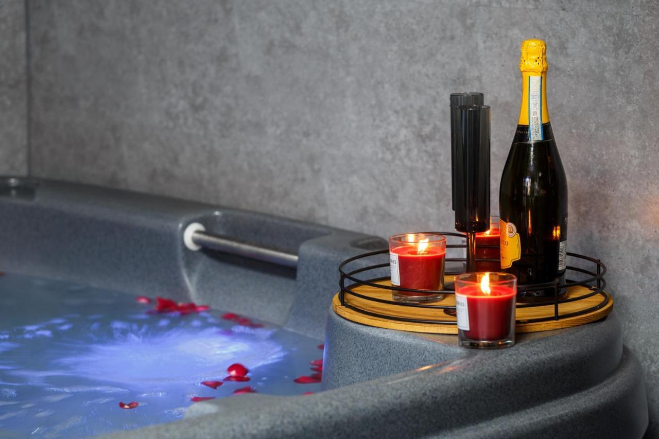 Riverside Studio With Jacuzzi! Sheffield Buitenkant foto